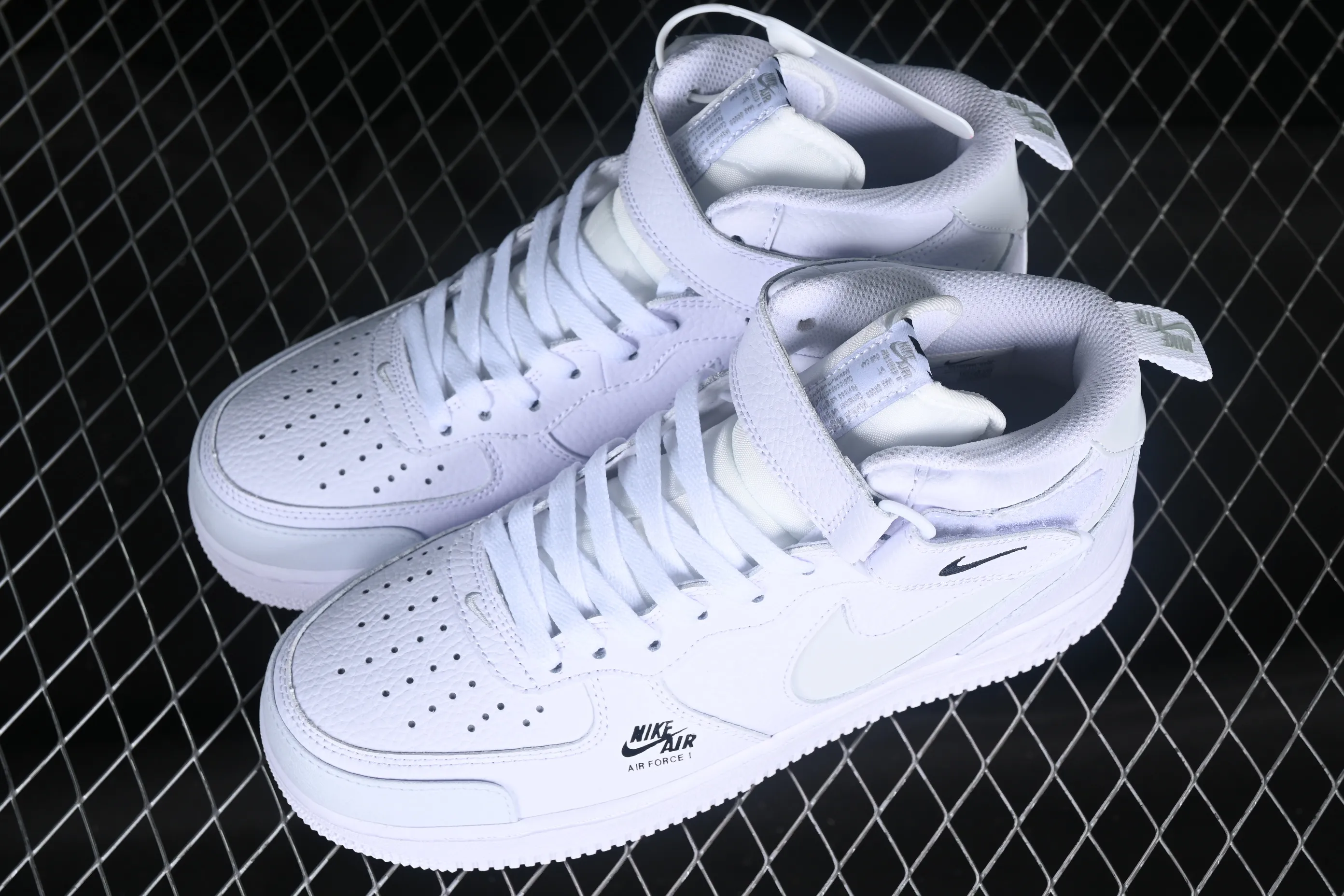 All categories Nk Air Force 1 Air Force series Nk Air Force 1 Mid Air Force mid-top Nk Air Force 1 Mid Premium All-white color Air Force One mid-top casual sneakers CU3088-606